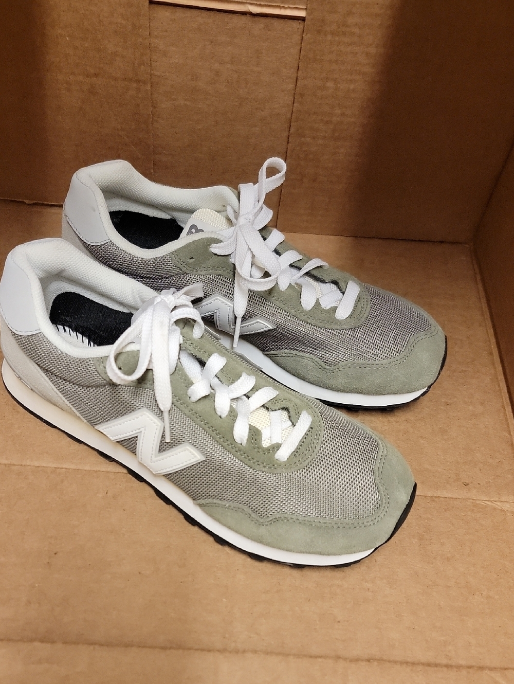 New Balance Men's Sneakers in Olive Green and Gray
